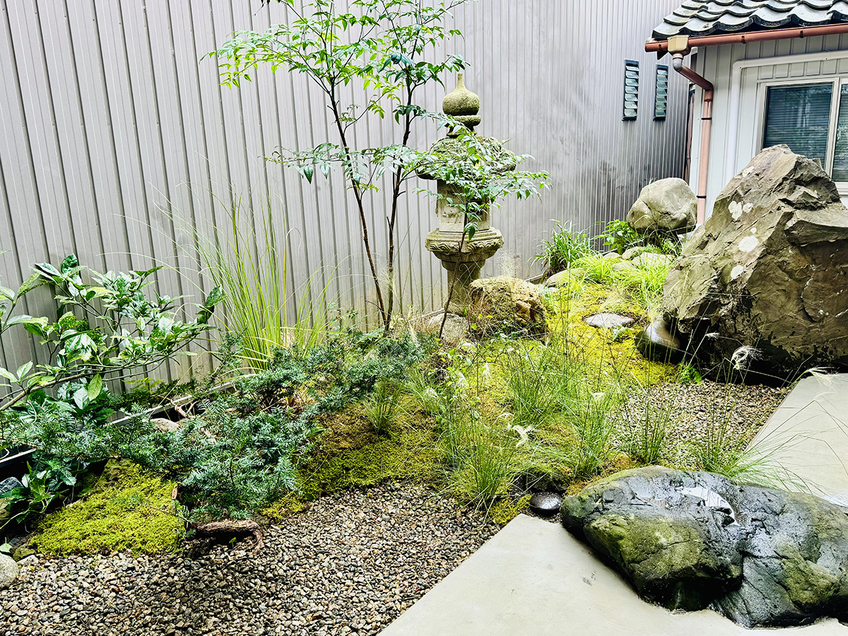 宿泊施設中庭（上市町）